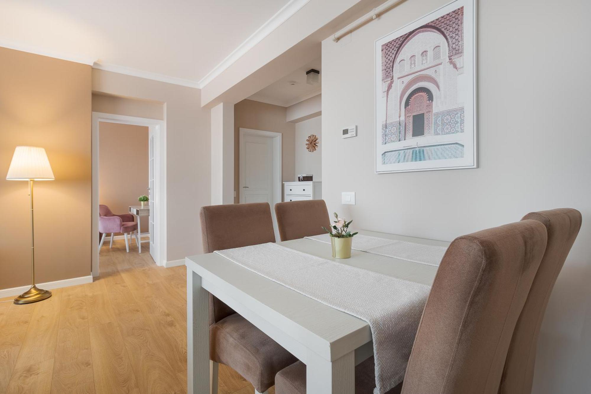 Apartamento Warm Flat Oradea Exterior foto